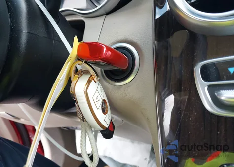 2019 Mercedes-Benz Glc 300 from USA, damaged, VIN WDC0G4JB1KV152730